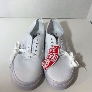 Vans NWT Doheny white sneaker 9 1/2 womens